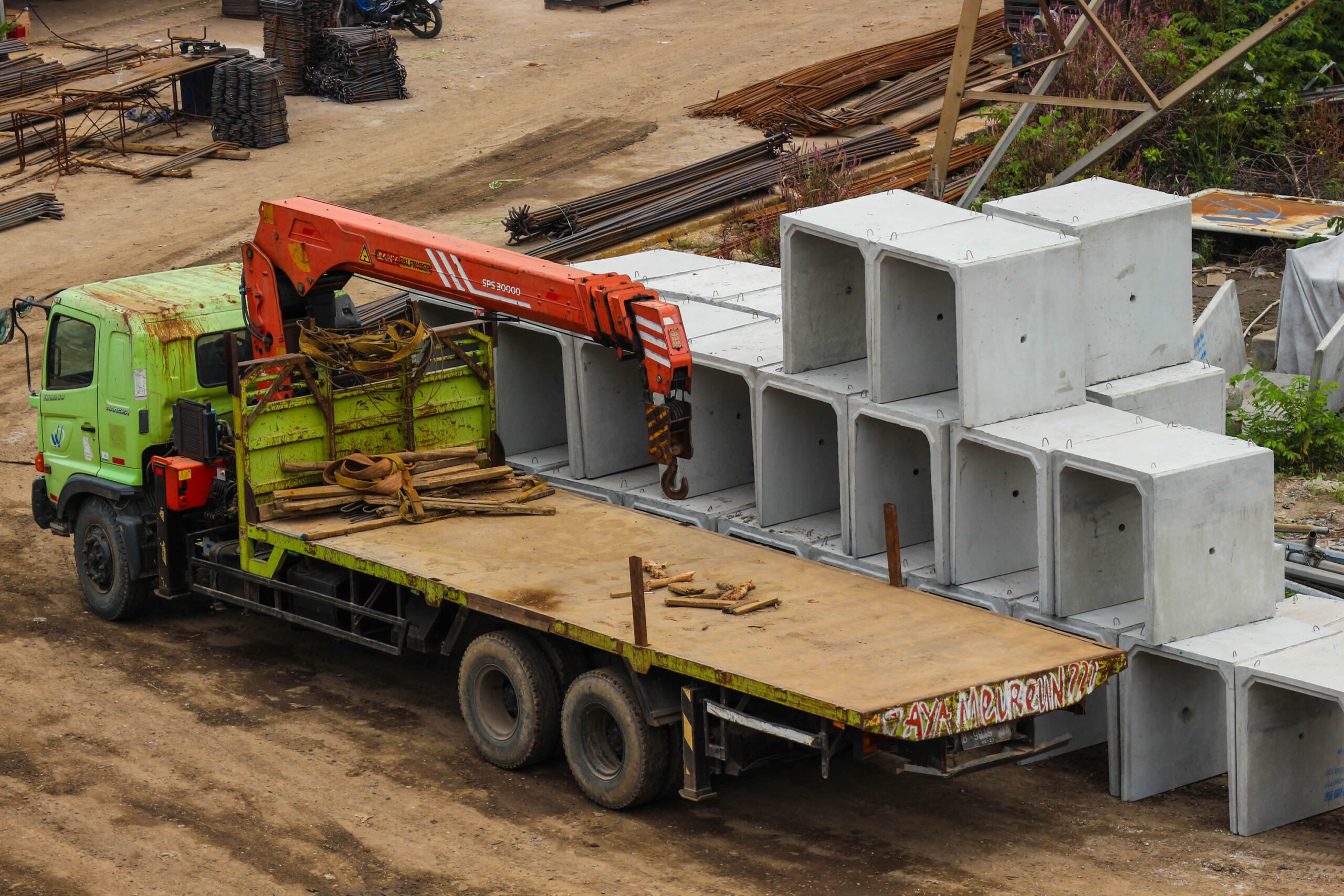 vecteezy_this-is-photo-of-stockyard-of-u-ditch_15740644